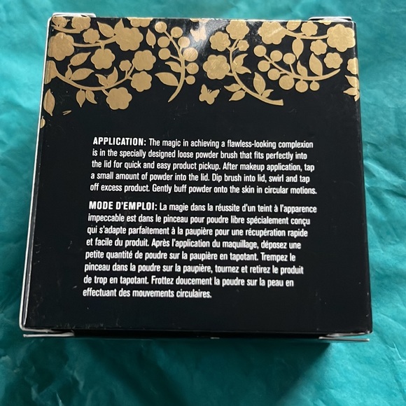 Butter London iridescent loose powder - Picture 4 of 7